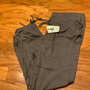 Easel jogger pants